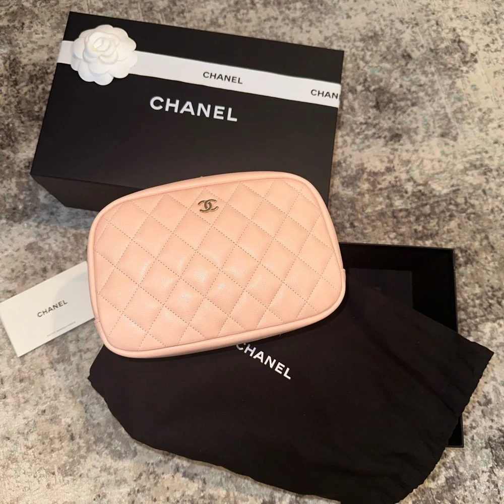 Chanel Caviar Leather Curved Classic Case in Blush